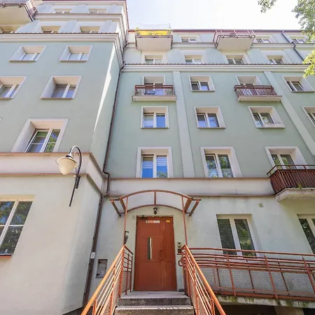Elegancki Dla 4 Osob W Warszawie By Renters Апартаменты