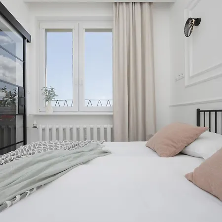 Elegancki Dla 4 Osob W Warszawie By Renters *